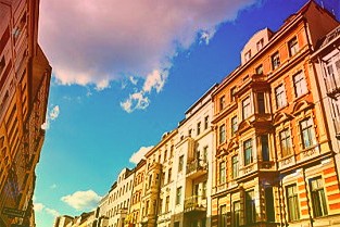 吉利汽车：极氪5月交付汽车共8678辆同比增长约100%，极氪X本月正式